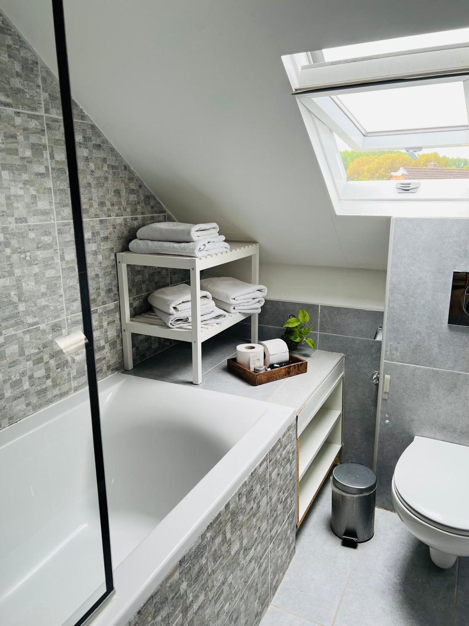 Peaceful Home Close To Airport With Parking Steenokkerzeel Esterno foto